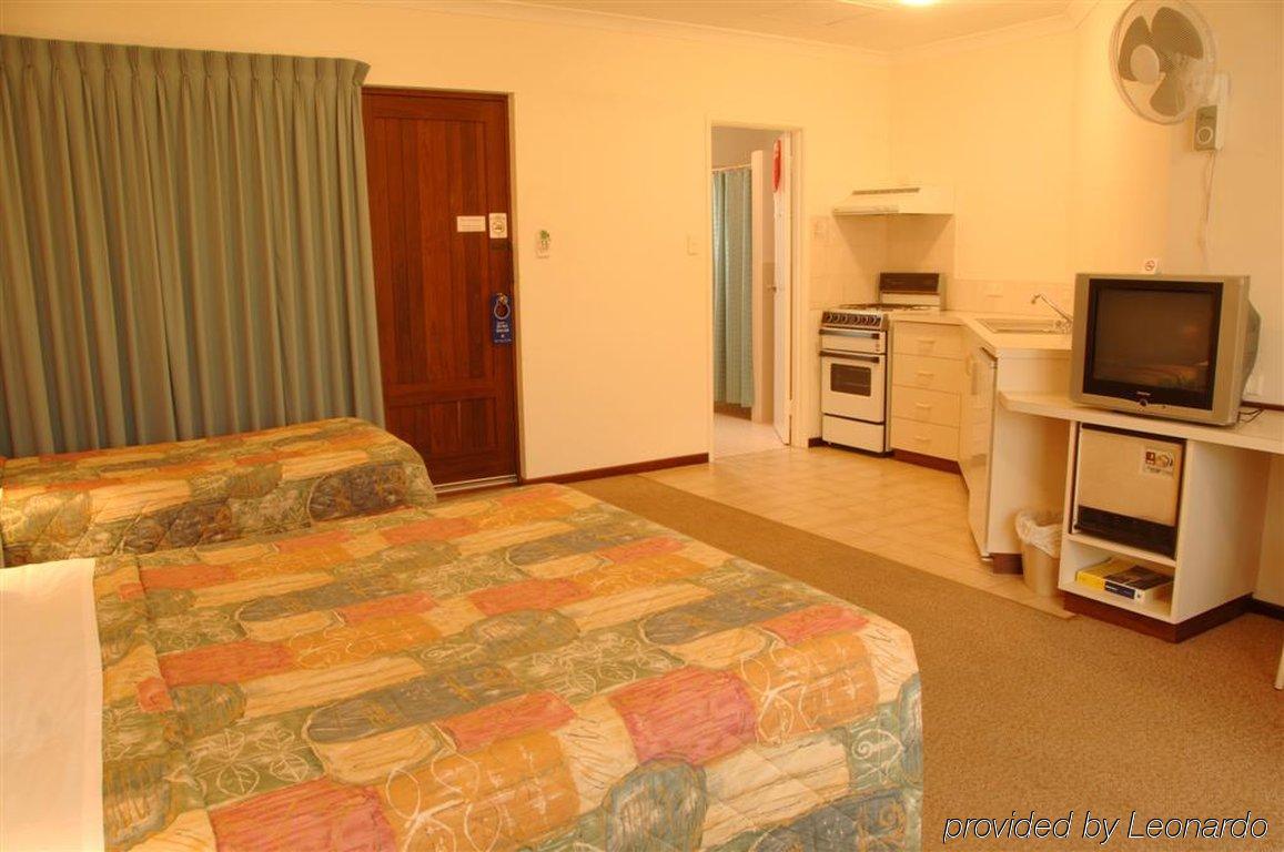 Augusta'S Georgiana Molloy Motel Room photo
